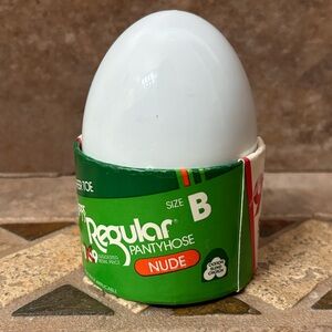 Vintage Leggs Regular Pantyhose in Egg color Nude size B